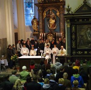 Auferstehungsgottesdienst / © Martin Schapfl Auferstehungsgottesdienst