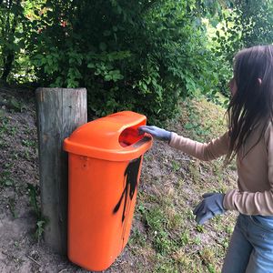 Wegschmeißen vom Müll