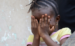 Kleines Mädchen in Freetown 