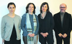 Diözesankunstverein: Romana Ring (l.) übergibt die Leitung an Martina Gelsinger (Dritte von links), Elisabeth Leitner übernimmt die Stellvertretung von Peter Paul Kaspar (r.)