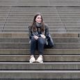 Nicole Traxler als Marie, die von ihren KlassenkollegInnen gemobbt wird.